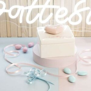 SCATOLA QUADRATA GR. C/CUORE ROSA