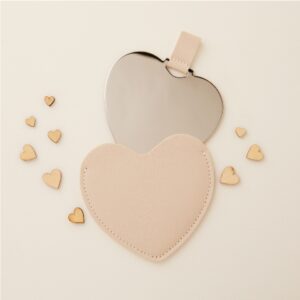 SPECCHIETTO CUORE GRIGIO
8.3 X7.6 CM