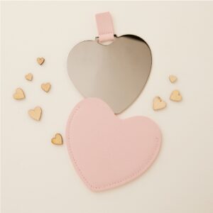 SPECCHIETTO CUORE ROSA
8.3 X7.6 CM