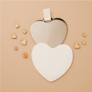 SPECCHIETTO CUORE BIANCO
8.3 X7.6 CM